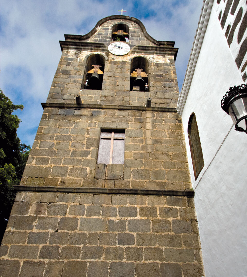 der Kirchturm der Kirche Nuestra Señora de Los Remedios in Los Llanos de Aridane