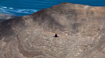 Blick auf die erodierten Abhänge des Famara-Massivs beim Mirador Ermita de las Nieves