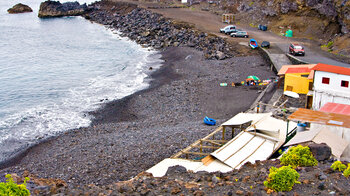 der Kiesstrand am Playa del Faro auf La Palma