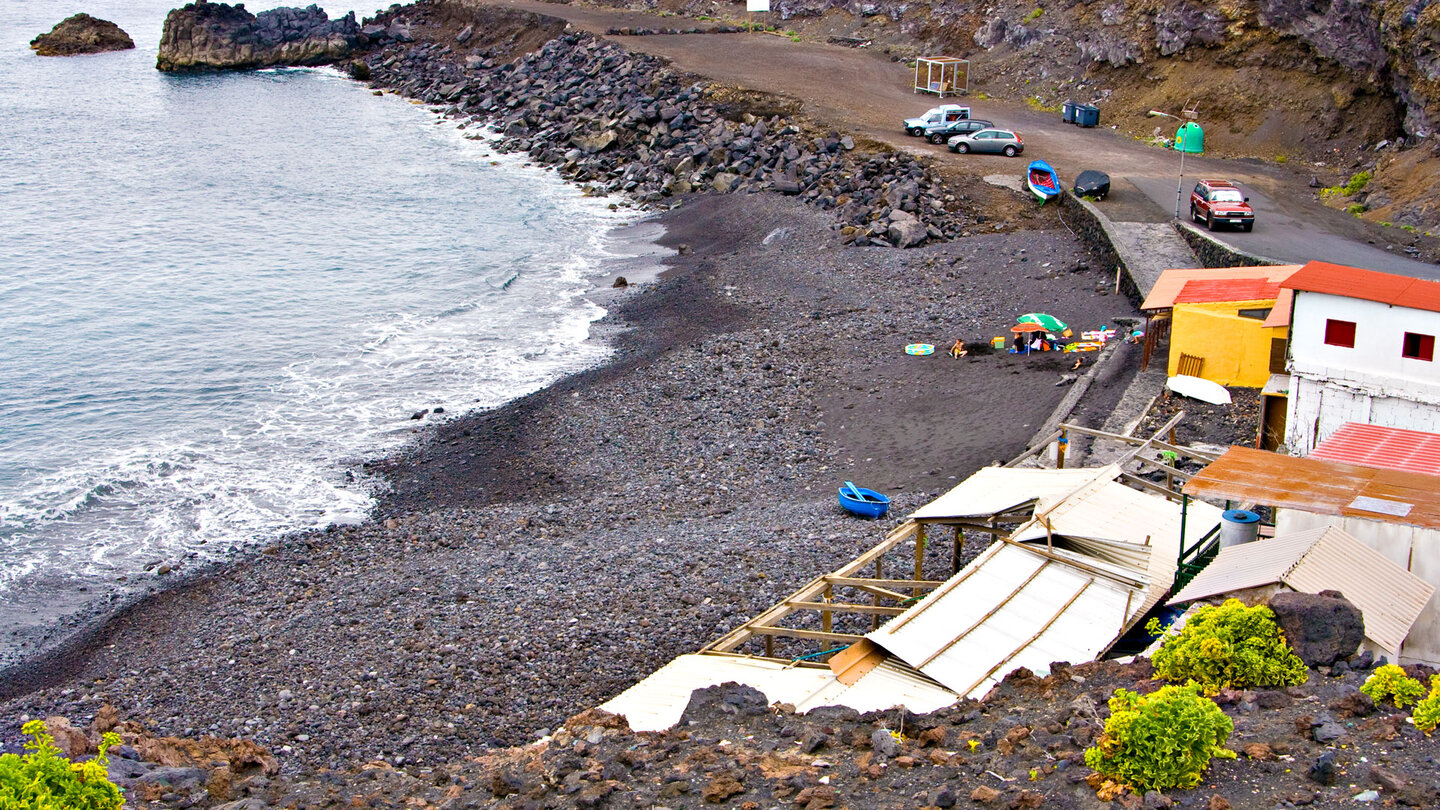 der Kiesstrand am Playa del Faro auf La Palma