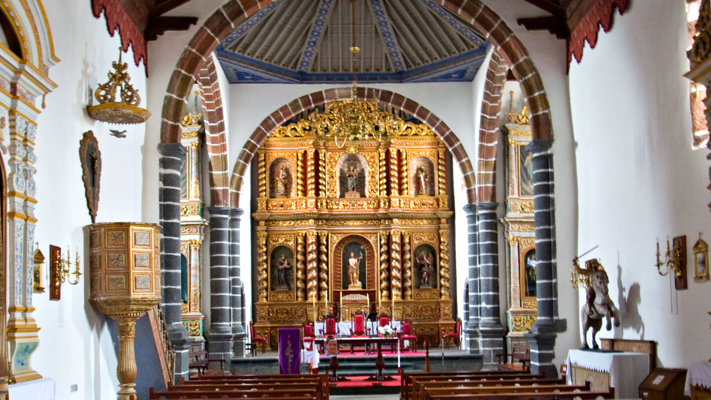 Altarbereich in der Iglesia de San Juan Bautista in San Juan De Puntallana auf La Palma