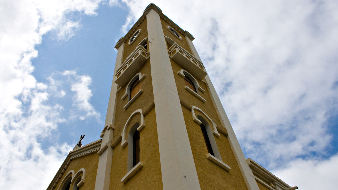 der Kirchturm der Nuestra Señora de la Encarnación in Hermigua auf La Gomera