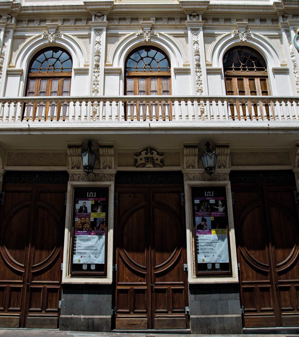 die eklektische Fassade des Teatro Leal in La Laguna