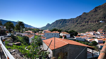 Blick über den Ort Fataga im gleichnamigen Barranco auf Gran Canaria