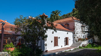 traditionelle Fassade einer Finca in Fataga auf Gran Canaria