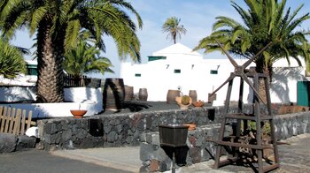 der Eingangsbereich der Bodega El Grifo in La Geria auf Lanzarote