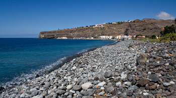 der Kiesstrand der Playa de Santiago auf La Gomera