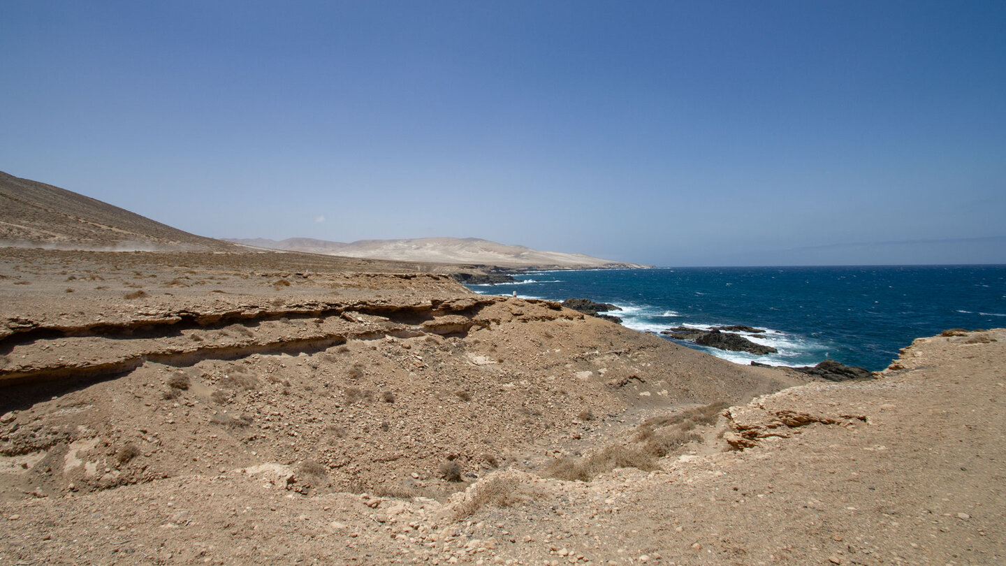 Schluchten auf dem Küstenabschnitt zur Playa de Garcey