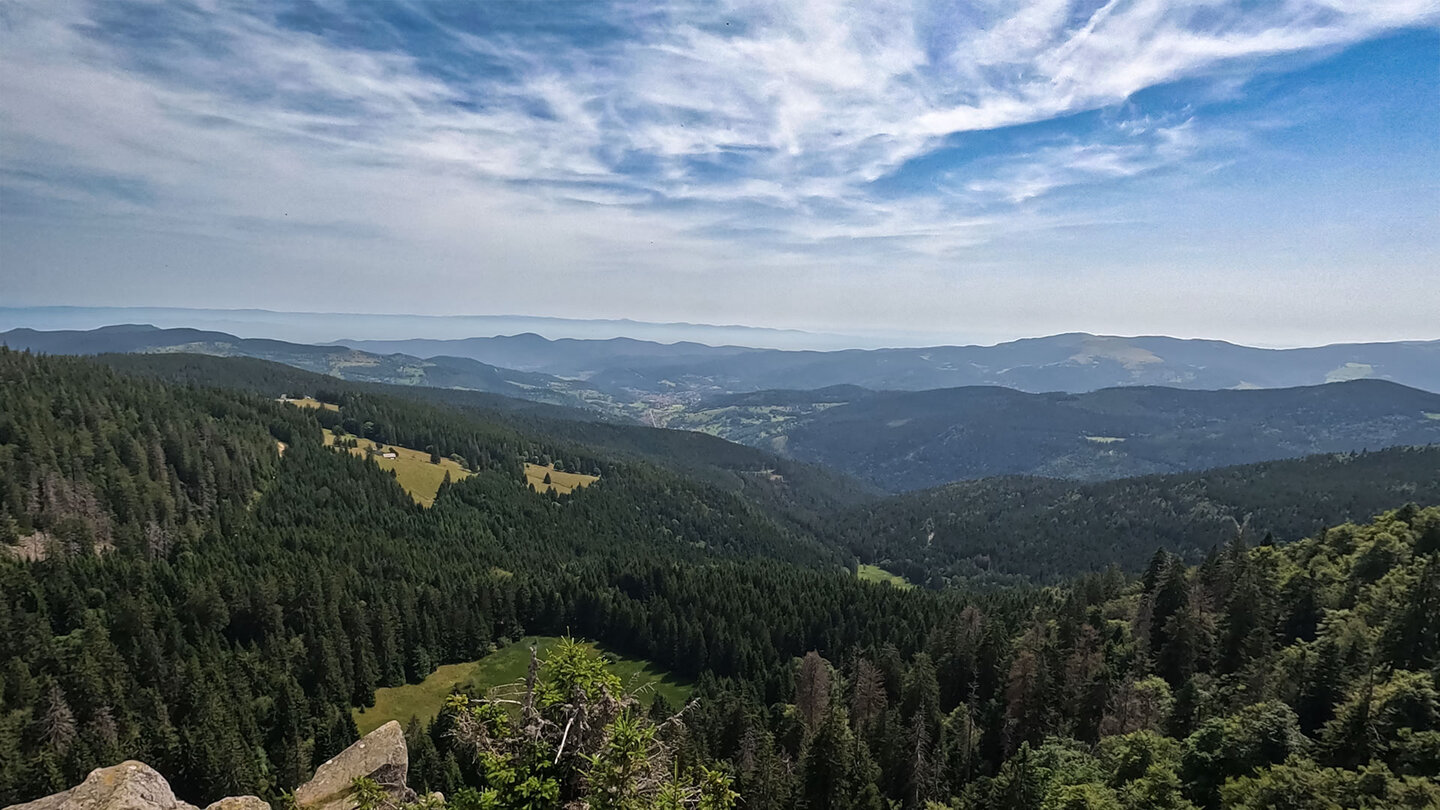 Panorama vom Wurzelstein bis zum Schwarzwald