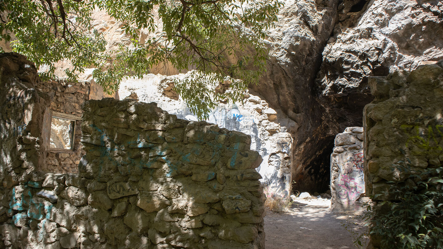 Ruinen La Casilla auf der Wanderung Cahorras de Monachil