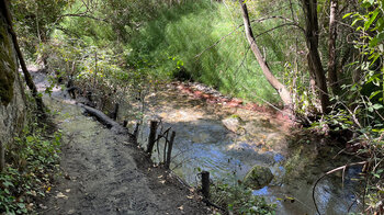 Wanderpfad unterhalb der Cahorras de Monachil