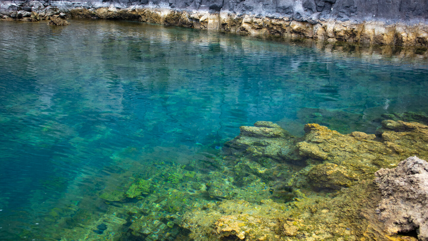 türkises Wasser in den Aijibe-Naturpools