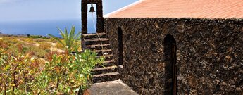 die Kirche mit ihrem Glockentürmchen in Los Llanillos auf El Hierro