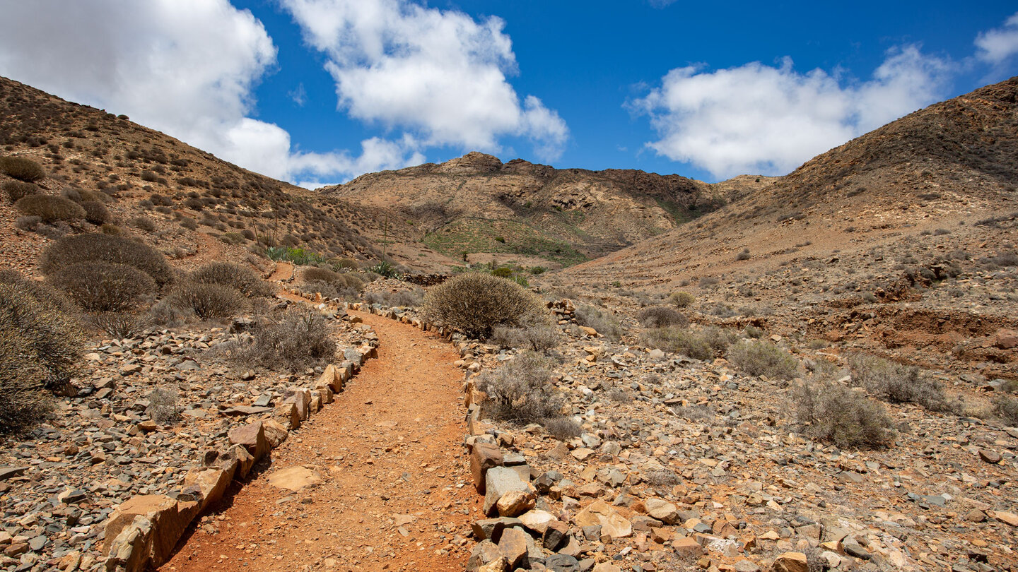 der GR 131 verläuft entlang der Schlucht Barranco de Tenuerey Richtung Toto