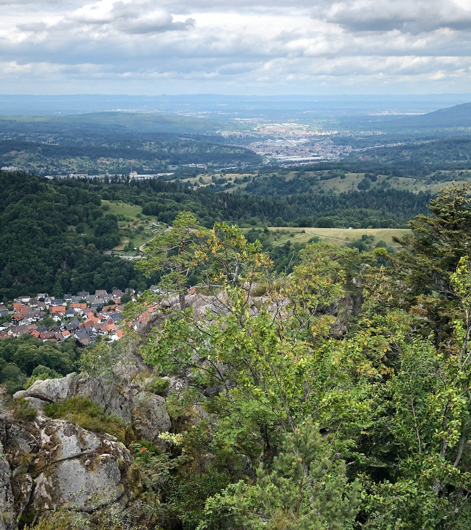 Blick vom Großen Lautenfelsen bis weit hinüber nach Rastatt