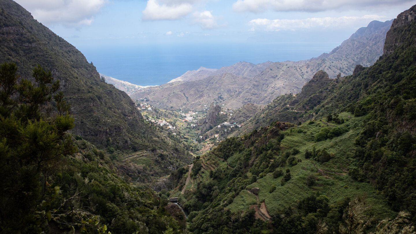 Ausblick über die Cedro-Schlucht bis zur Küste bei Hermigua