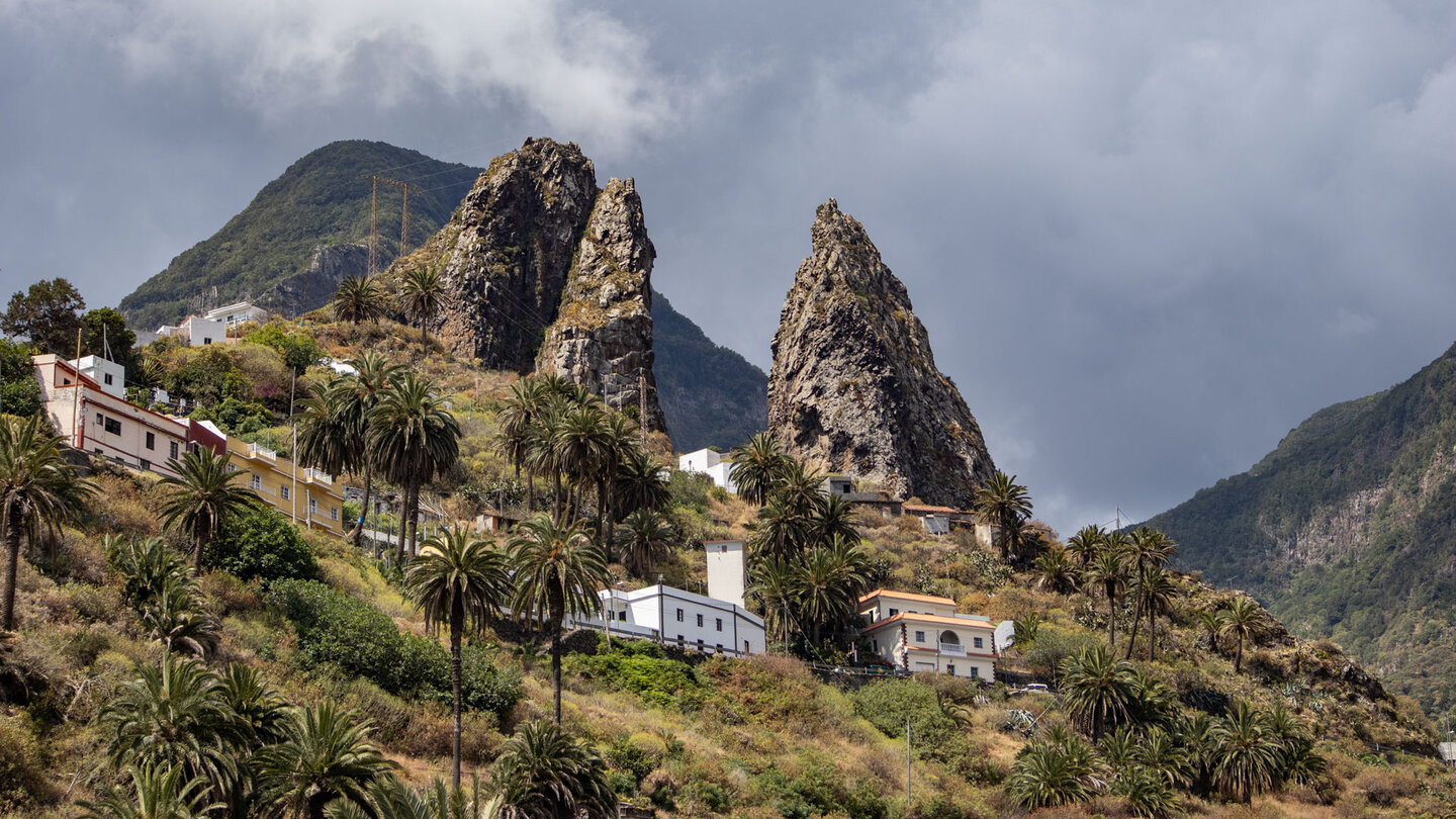 die Roques Pedro y Petra in Hermigua