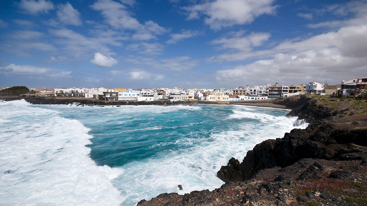 Blick auf die Playa del Muellito in El Cotillo auf Fuerteventura