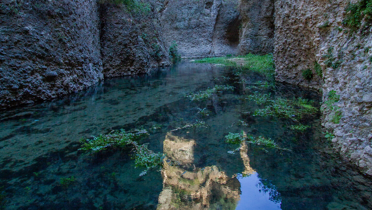 der Río Guadalevín in der Tajo-Schlucht in Ronda