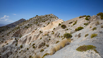 Erosionsflächen am Wanderweg ins Tal des Río Dilar