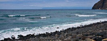 der Kiesstrand an der Playa de Hermigua