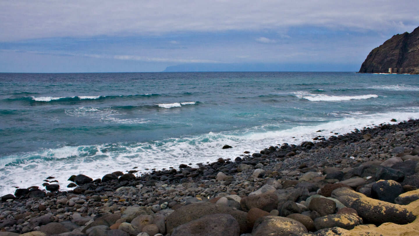 der Kiesstrand an der Playa de Hermigua