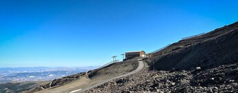 Skilift Station am Wanderweg auf den Pico del Veleta