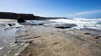 Blick vom Playa de los Ojos nach Süden