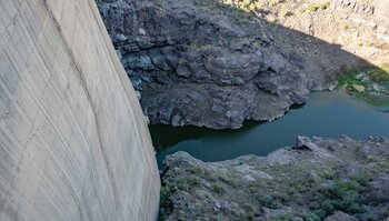 Niedrigwasser im Stausee Presa de Soria