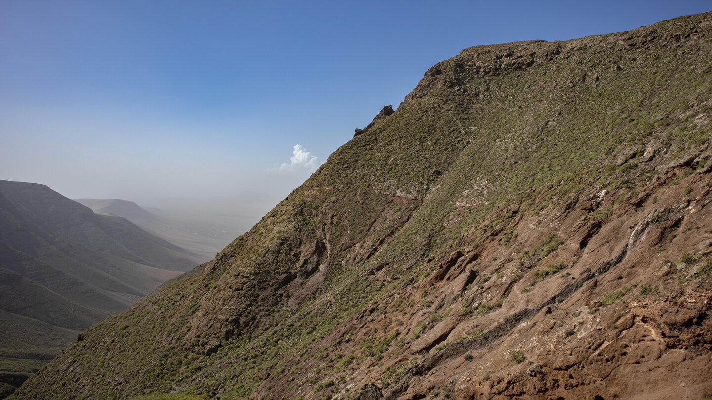 Blick entlang der tiefen Schlucht Barranco de la Poceta