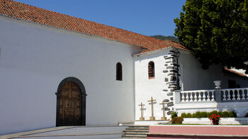 das Seitenportal der Iglesia de Nuestra Señora in Tijarafe auf La Palma