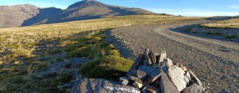 Wegkreuzung Altas Cumbres in der Nähe des Alto del Chorrillo - Sierra Nevada