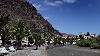 Blick entlang der Strandpromenade in La Puntilla auf La Gomera