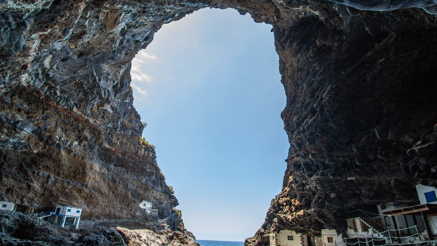 Blick von der Piratenbucht auf den Atlantik