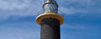 die Turmspitze mit der Laterne des Faro de Jandía auf Fuerteventura