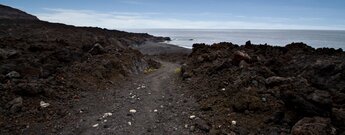 der schwarzsandige Playa Echentive an der Südspitze La Palmas