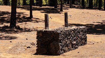 gemauerte Wasserstelle am Campingplatz Hoya del Morcillo auf El Hierro