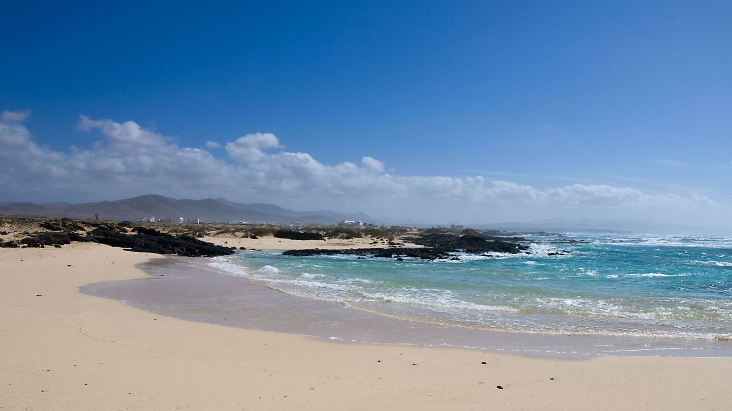 kristallklares türkises Wasser bei Caletillas de Cotillo auf Fuerteventura