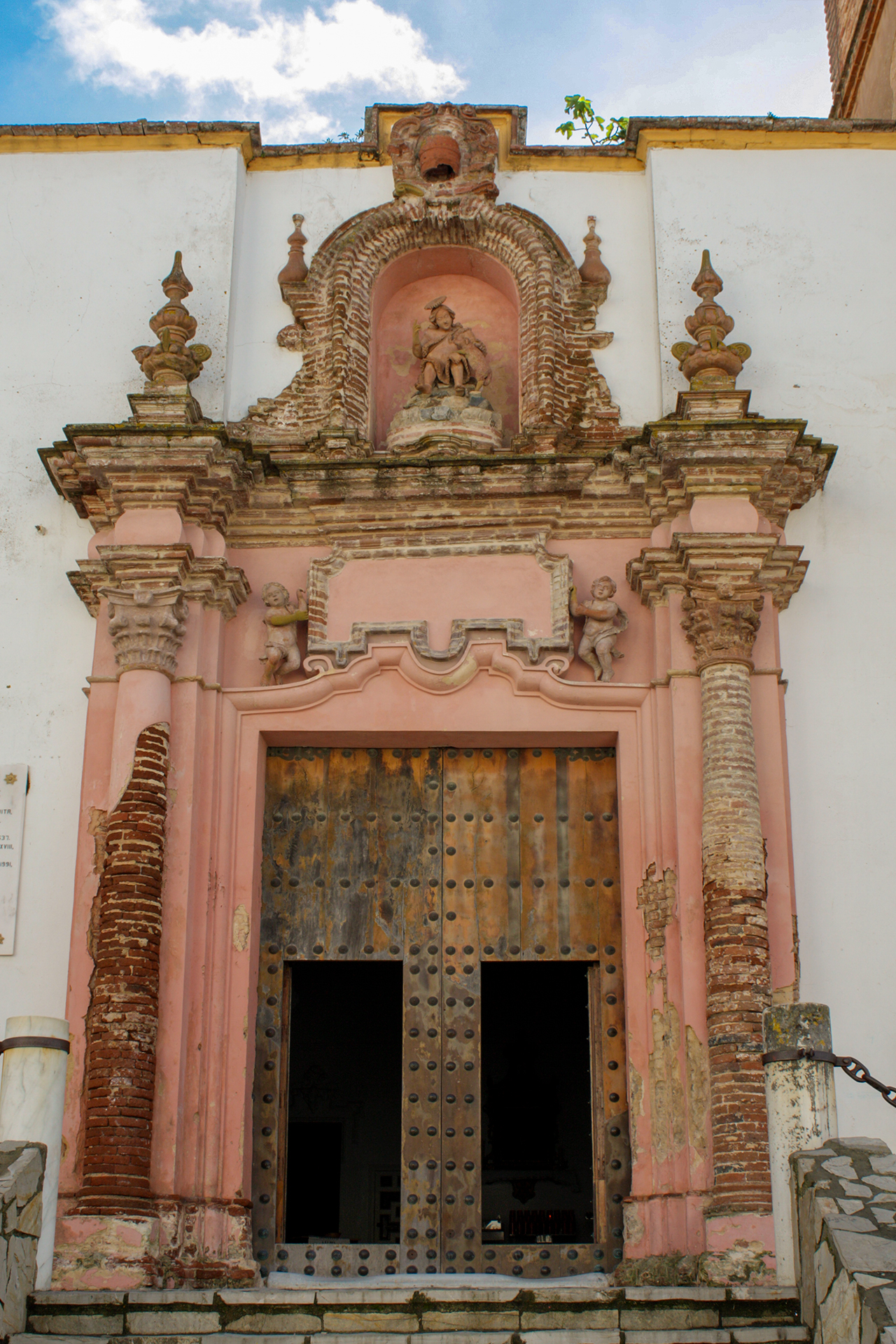 Portal der Iglesia Parroquial San Jorge | © Sunhikes