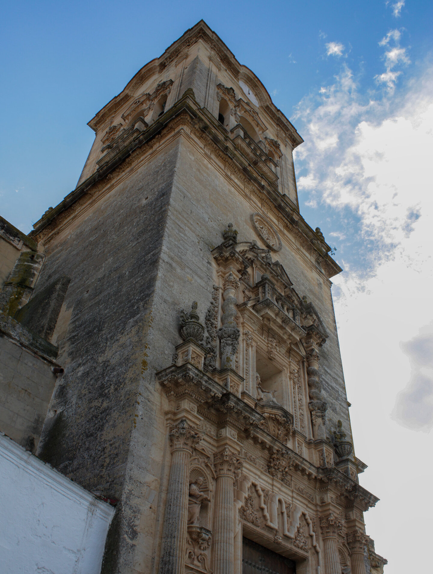 Iglesia de San Pedro in Arcos de la Frontera | © Sunhikes