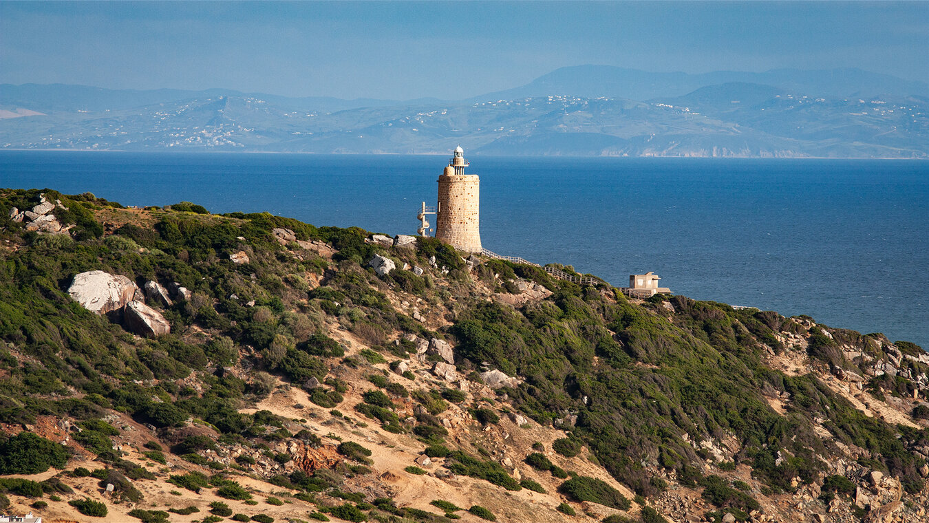 Torre de Gracia y Faro de Camarinal | © Sunhikes