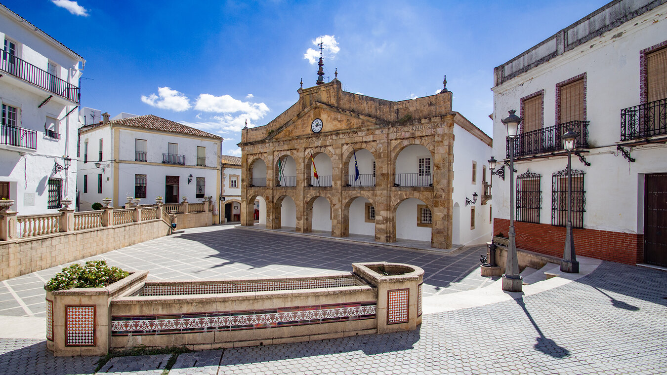 Ayuntamiento de Cortes de la Frontera | © Sunhikes