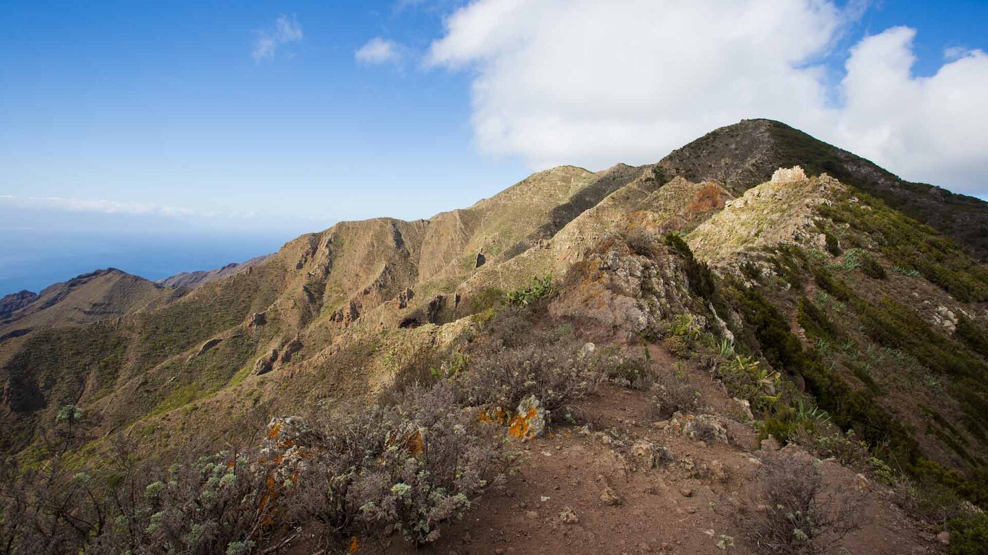 Baracán bietet wundervolle Ausblicke über das Teno-Gebirge | © Sunhikes