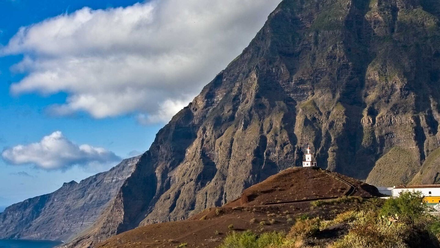 Glockenturm von La Frontera im El Golfo-Tal | © Sunhikes