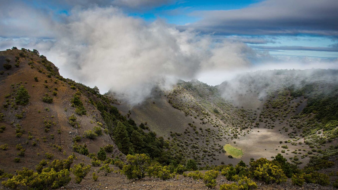 Caldera de la Hoya de Fireba auf El Hierro | © Sunhikes