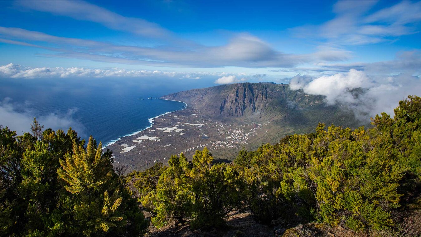 Blick vom Malpaso aufs El Golfo-Tal | © Sunhikes