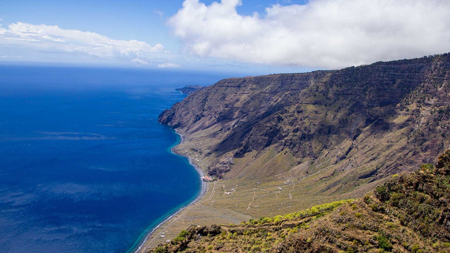 Mirador de Isora bietet Blicke über die Bucht von Las Playas | © Sunhikes