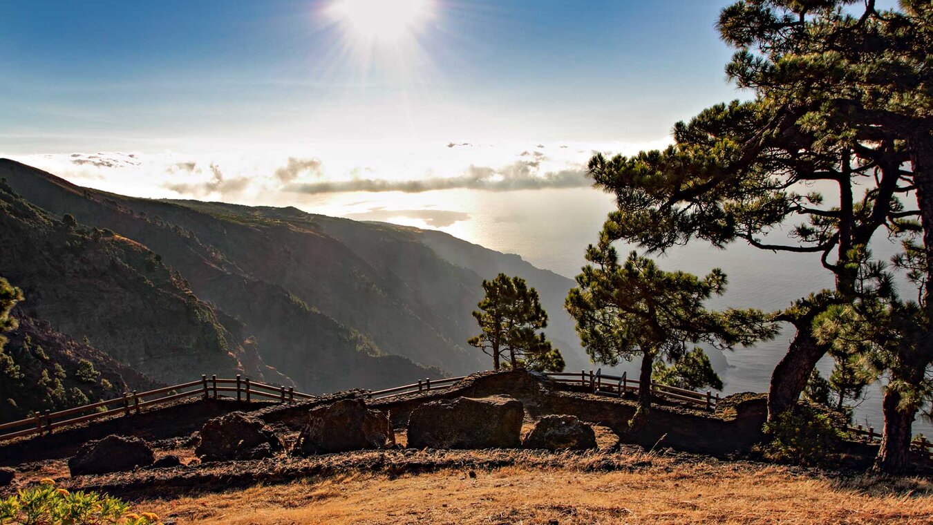 Ausblicke vom Mirador de Las Playas im im Osten El Hierros | © Sunhikes