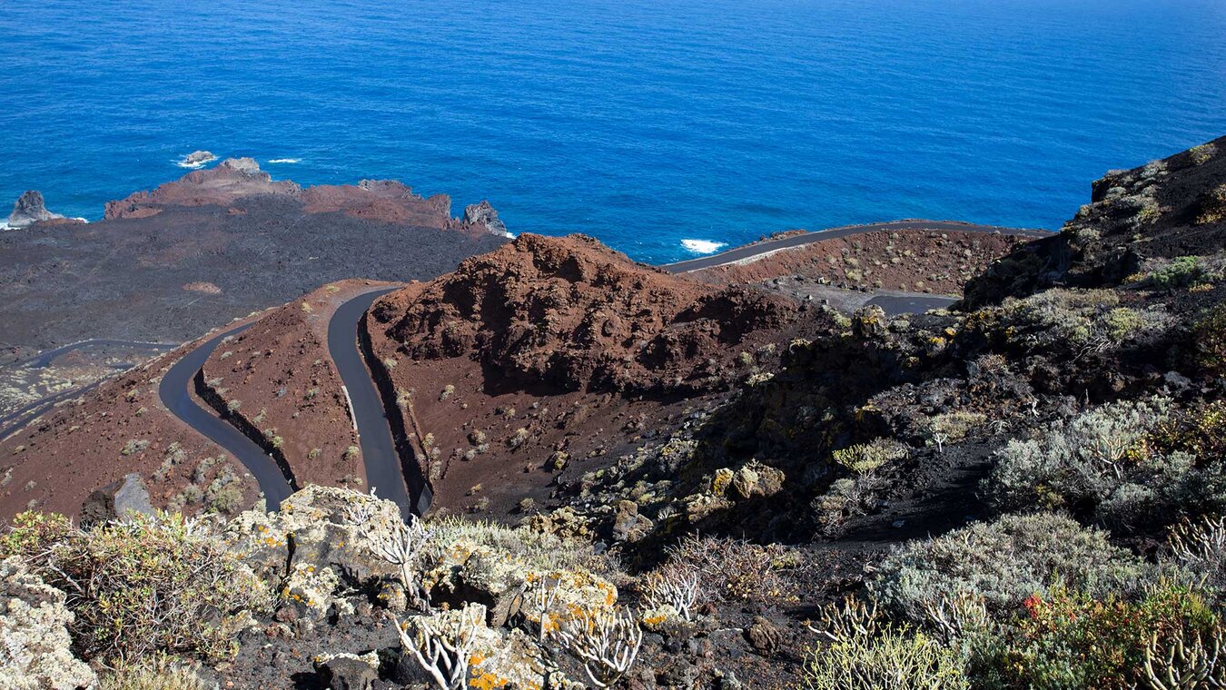 atemberaubende Küstenstraßen mit dem Mietwagen auf El Hierro erkunden | © Sunhikes