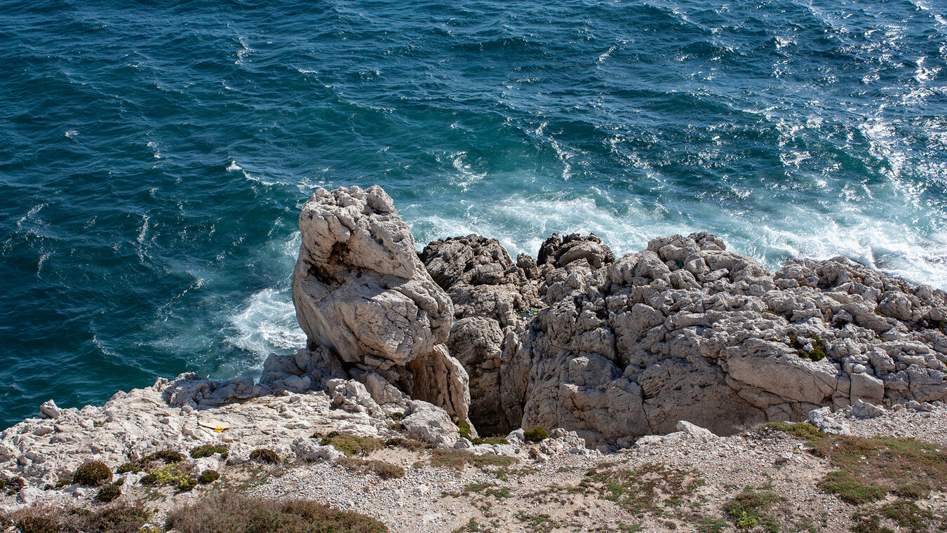 Felsen an der Küstenline von Gibraltar | © Sunhikes